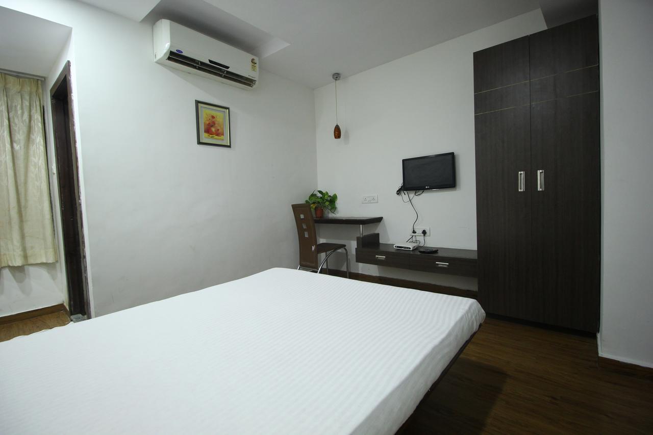 ואדודרה New Rajdhani Hotel מראה חיצוני תמונה