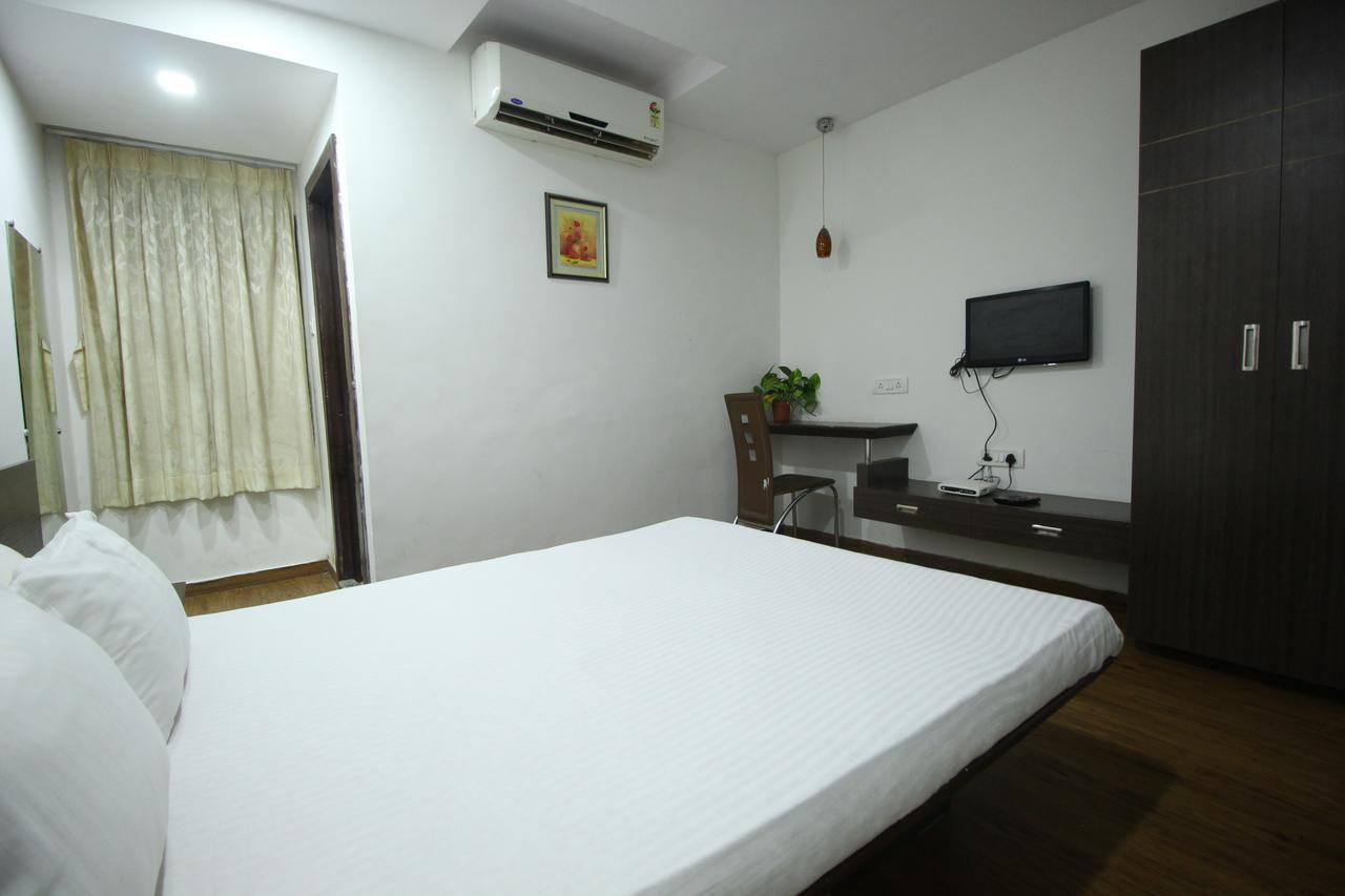 ואדודרה New Rajdhani Hotel מראה חיצוני תמונה