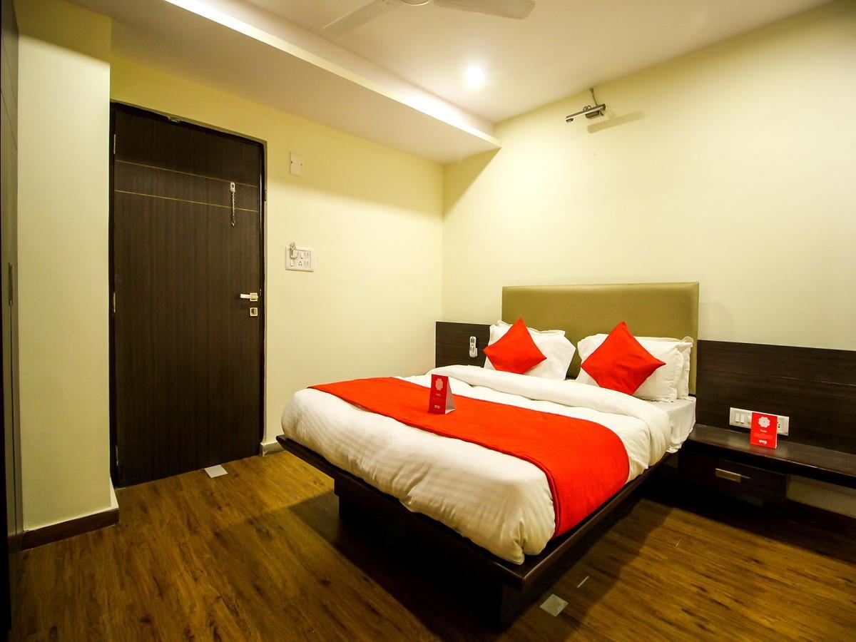 ואדודרה New Rajdhani Hotel מראה חיצוני תמונה