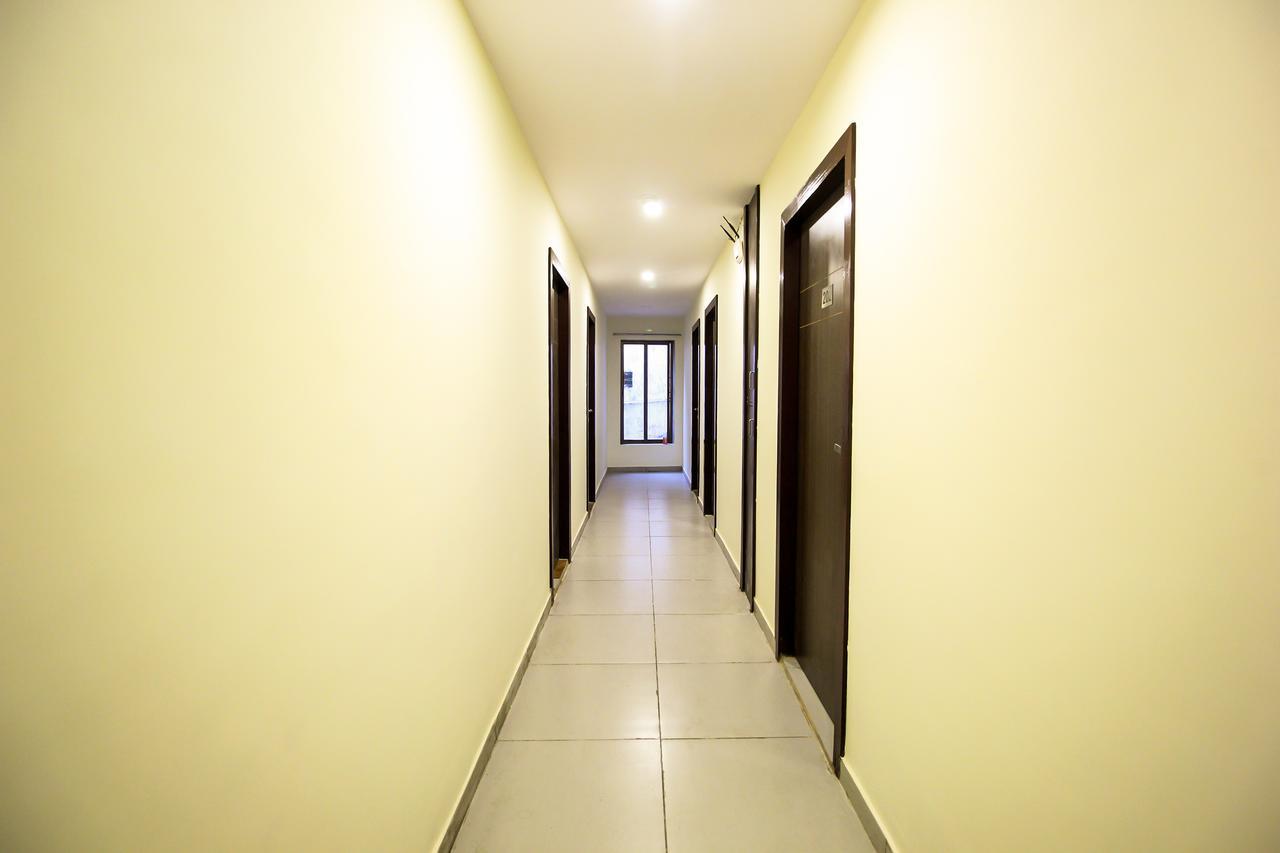 ואדודרה New Rajdhani Hotel מראה חיצוני תמונה
