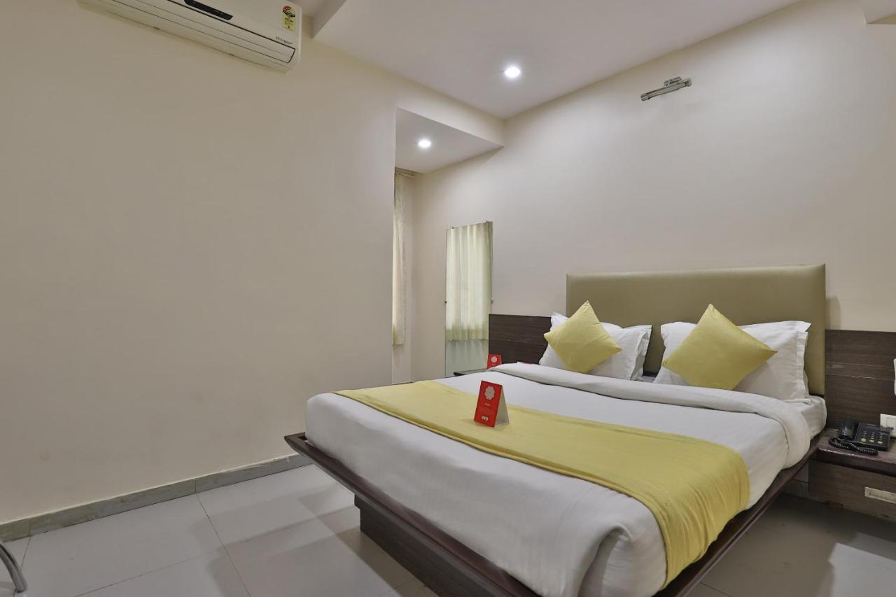 ואדודרה New Rajdhani Hotel מראה חיצוני תמונה