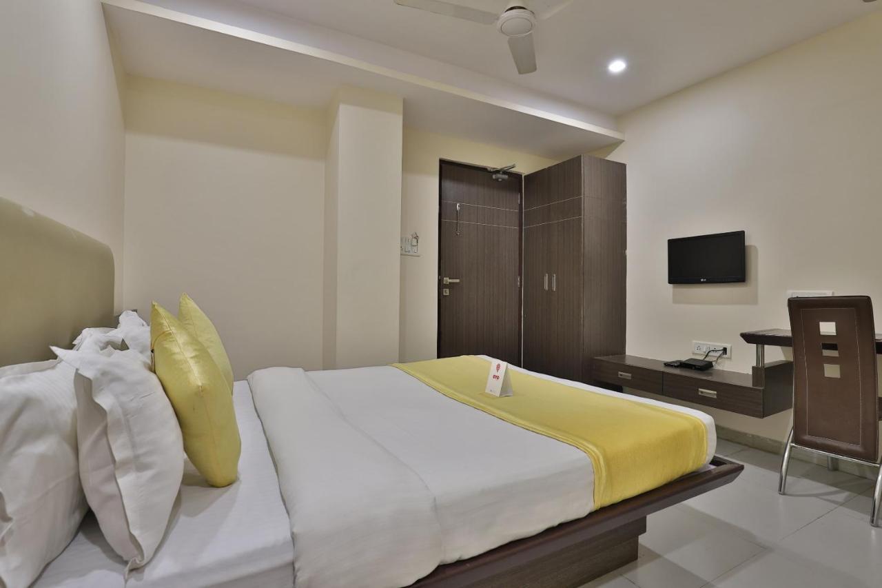 ואדודרה New Rajdhani Hotel מראה חיצוני תמונה
